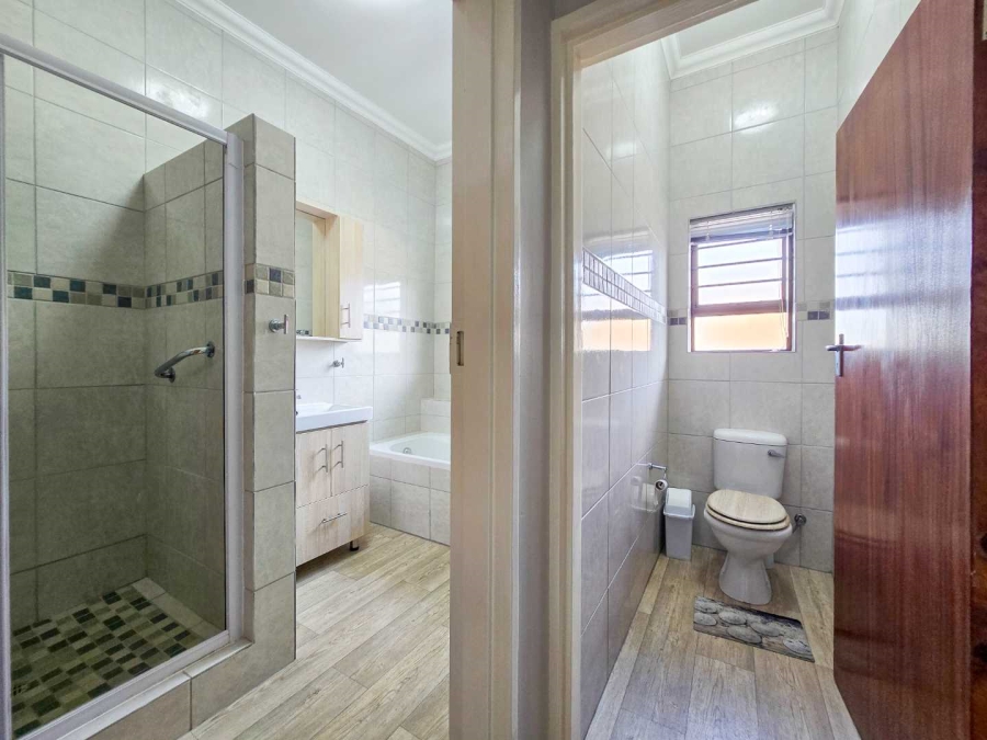 5 Bedroom Property for Sale in Jongensfontein Western Cape